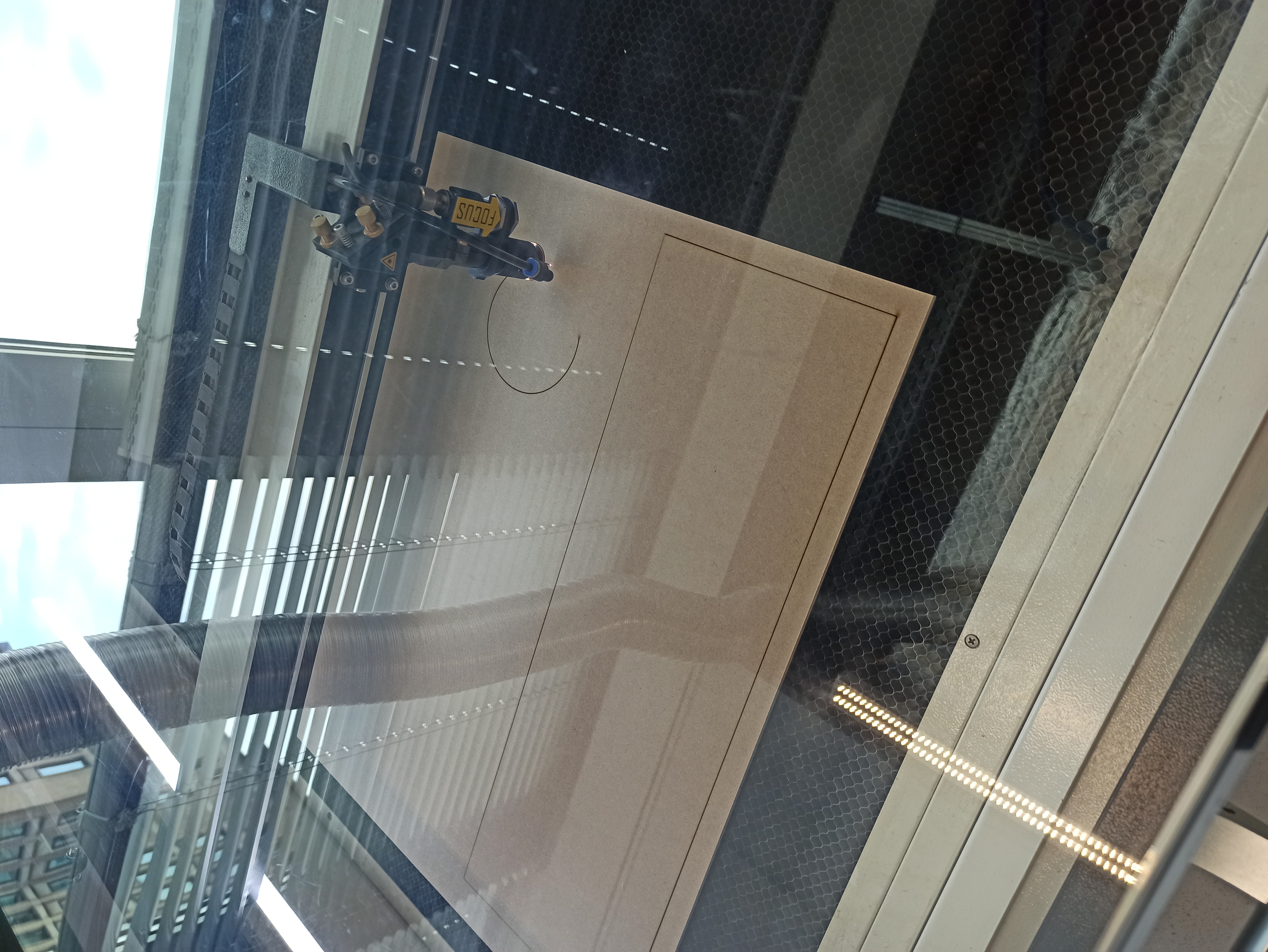 Lasercut during cutting